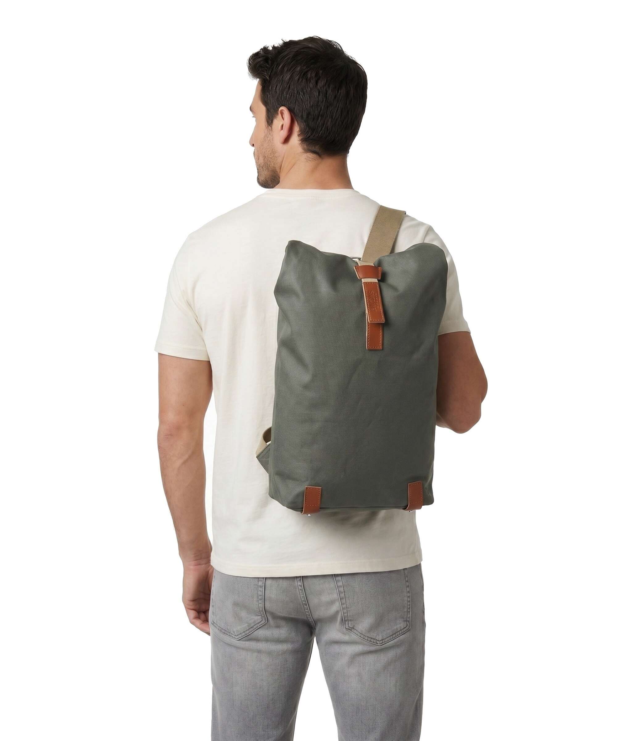 Brooks England Pickwick Cotton Canvas Small Plecak z rolowanym zamknięciem sage green/honey details - Image 4