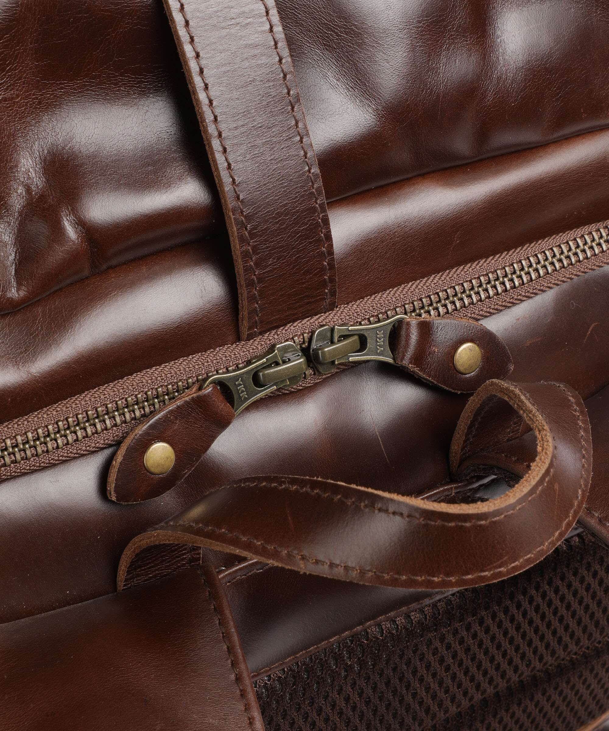 Buckle & Seam Crazy Horse Norman Plecak z rolowanym zamknięciem brown/dot - Image 5