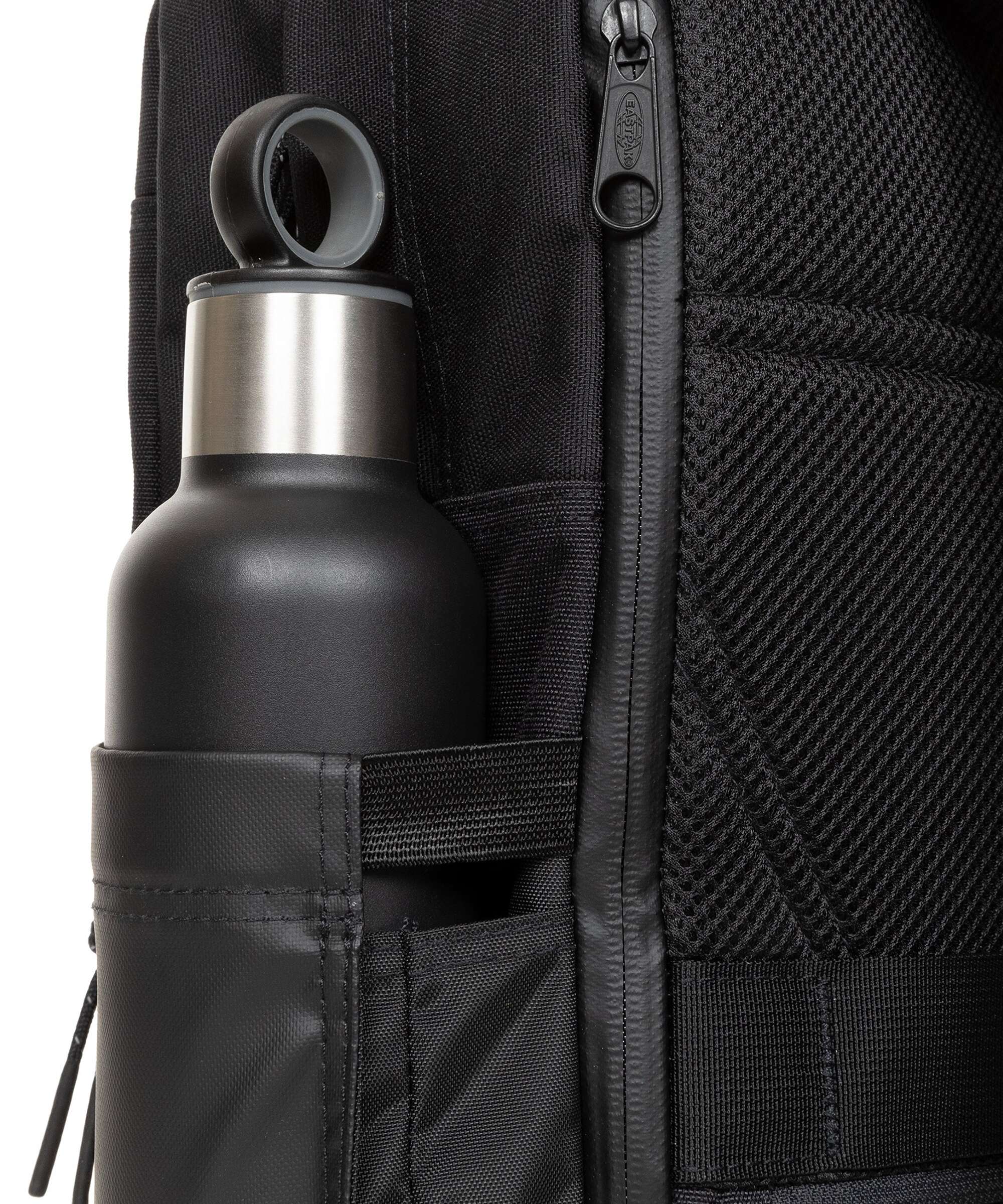 Eastpak Icon Totepack Plecak on black - Image 5