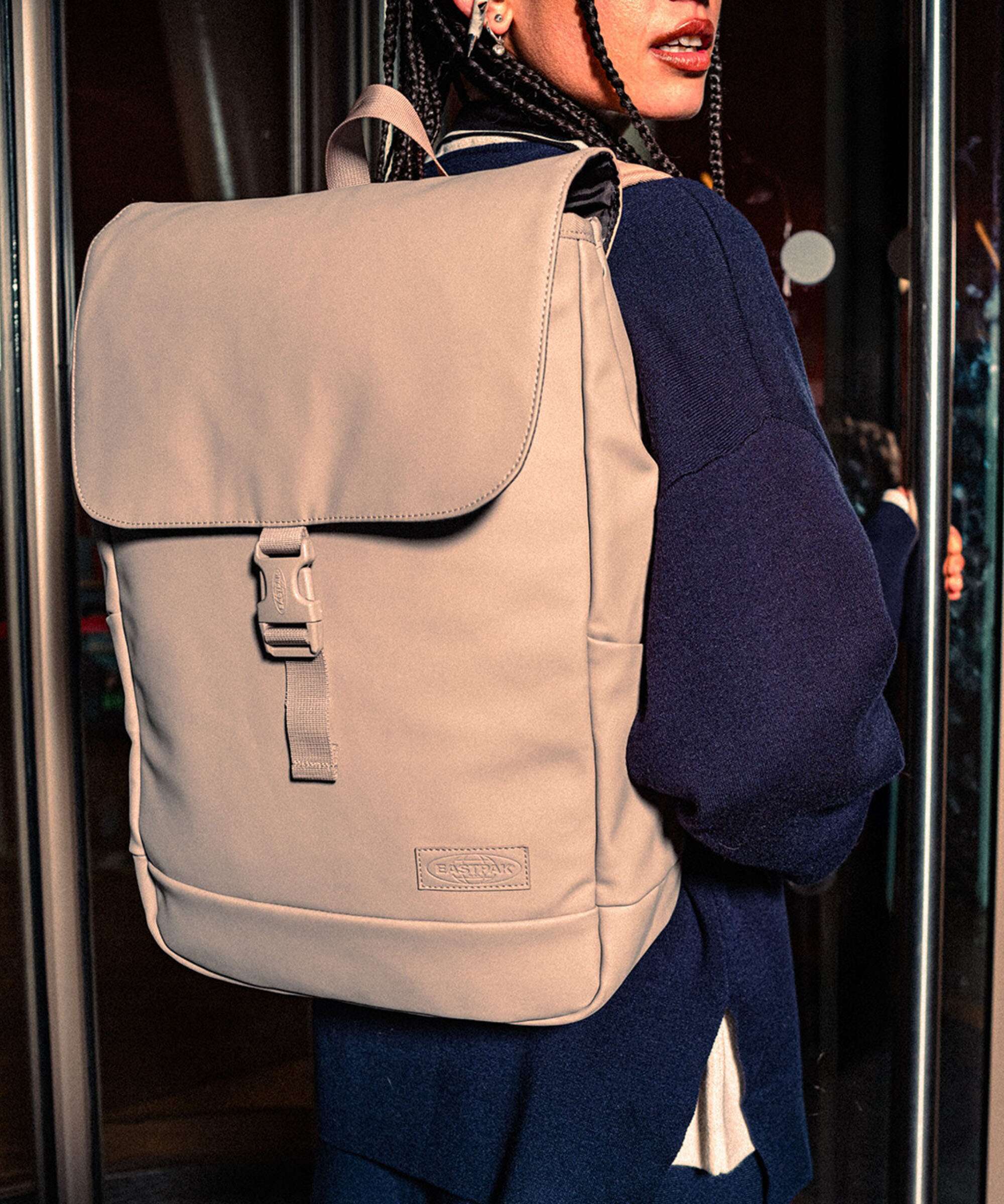 Eastpak Yarin Cnnct F Plecak matte sand - Image 3