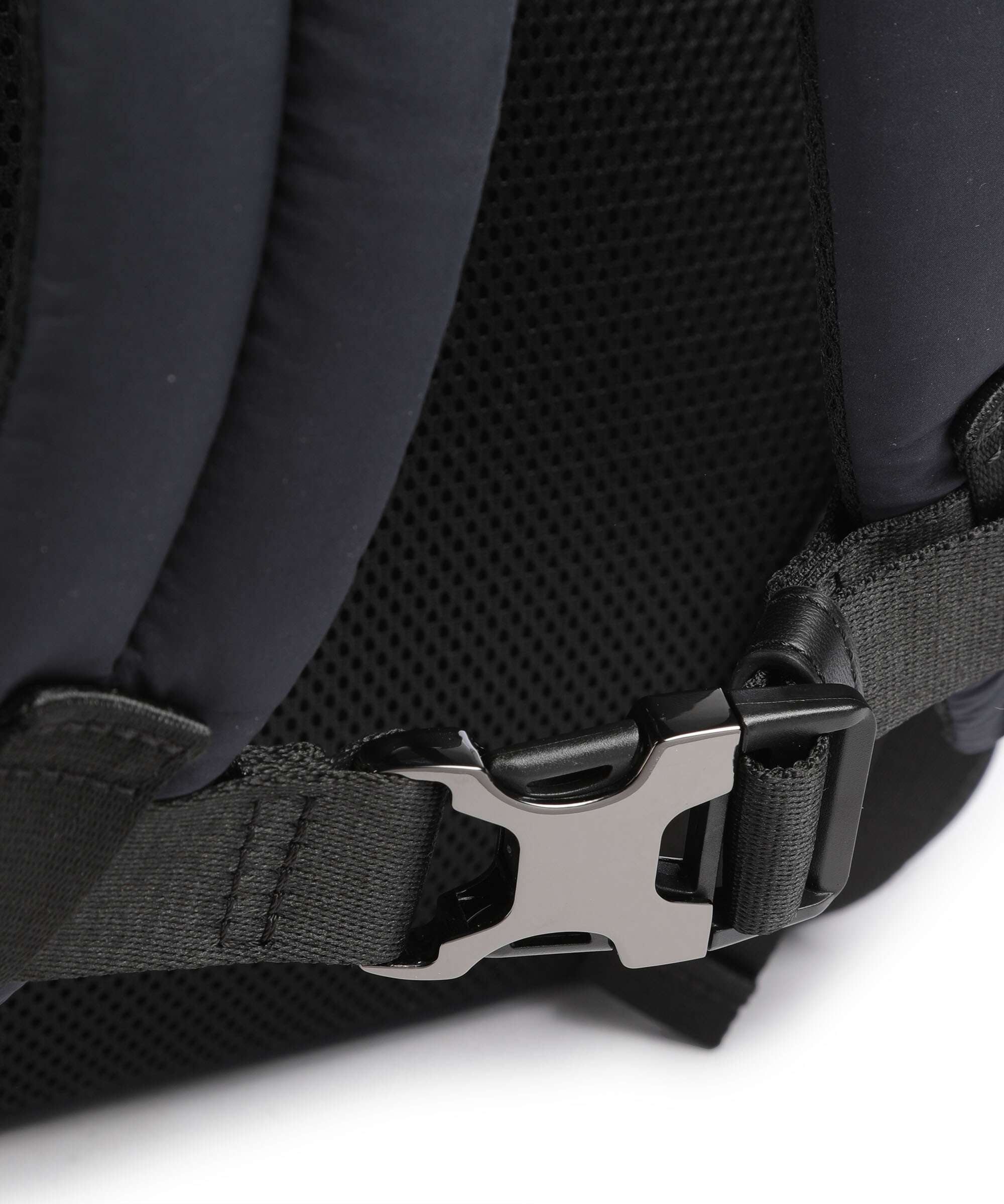 Emporio Armani Travel Essential Plecak blu navy - Image 4