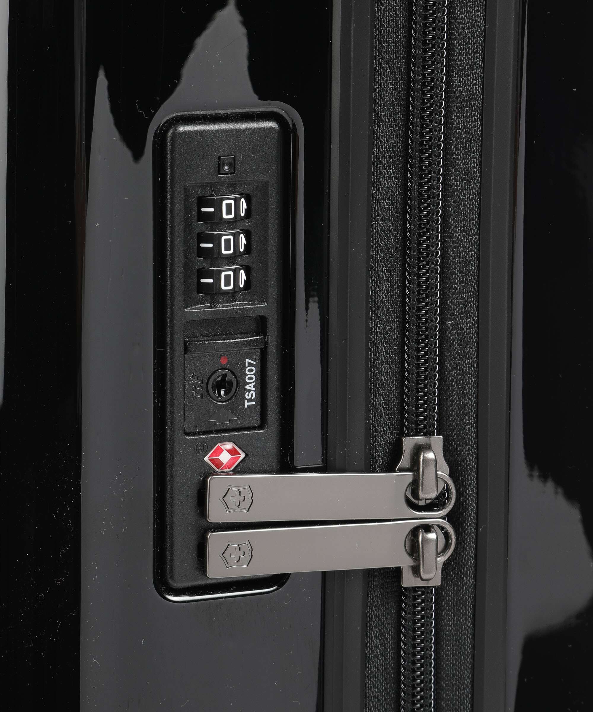Victorinox Airox Global Walizka na 4 kołach black - Image 3