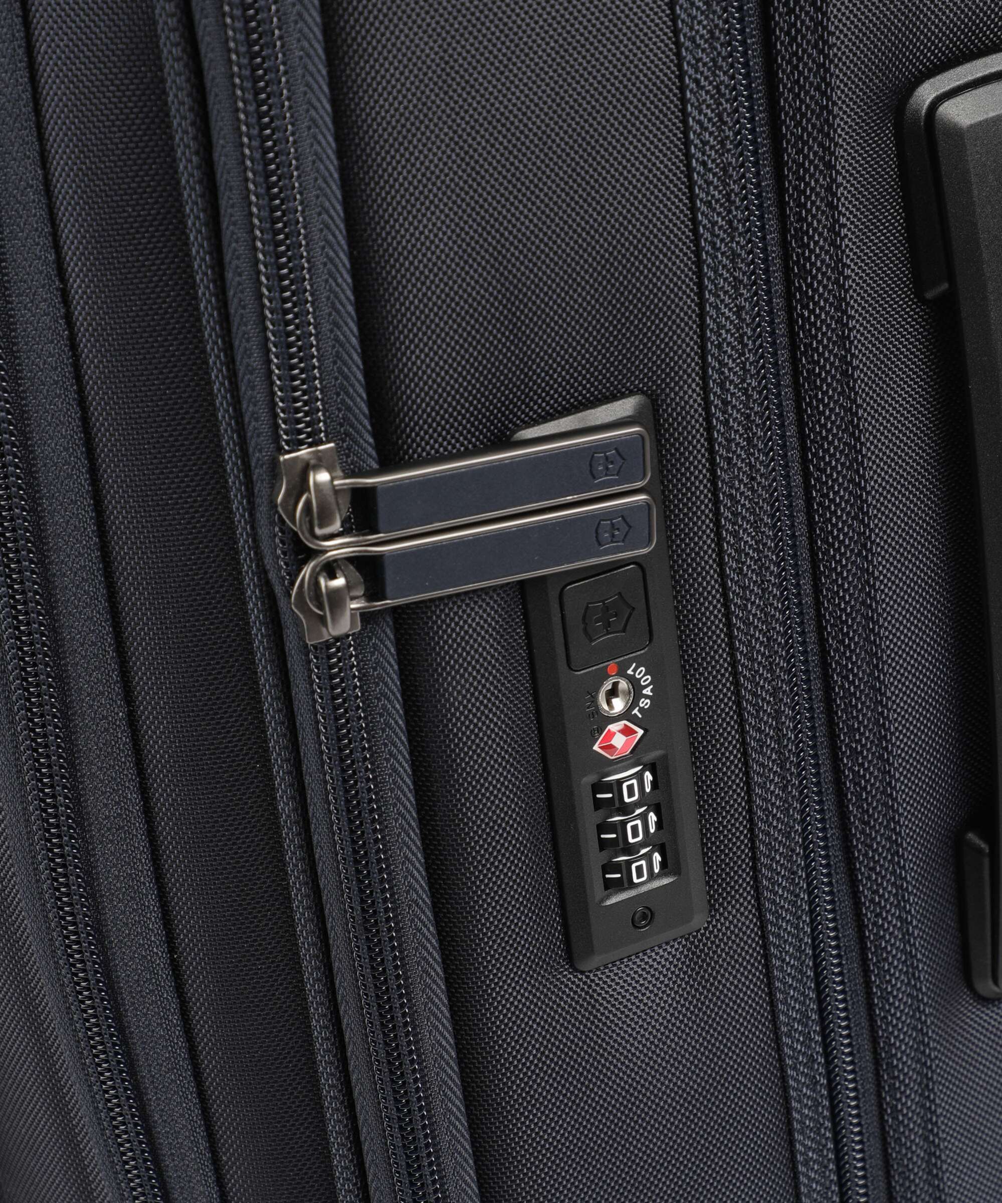 Victorinox Werks Traveler 7.0 FFQ Walizka na 4 kołach navy blue - Image 3